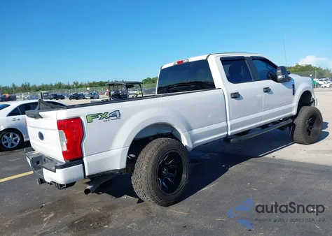 2018 Ford F250 Xl z USA, uszkodzony, nr VIN 1FT7W2B64JEB26408